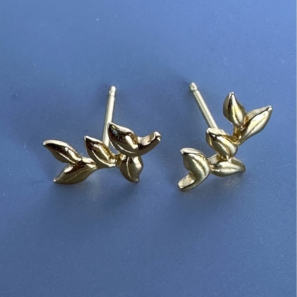 14k Gold Vermeil Leaf Studs - Picture 6 of 7